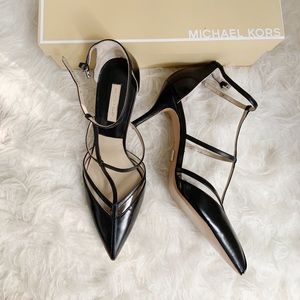 🔥Michael Kors Sahar Leather Pumps 🔥